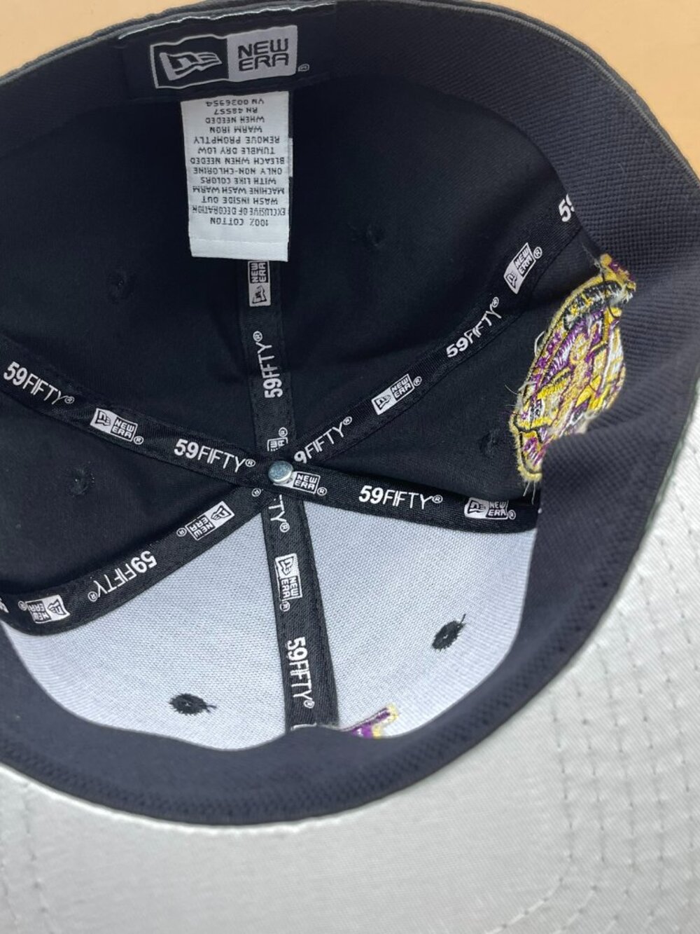 LA Dodgers New Era 59FIFTY Fitted Cap | Black Purple Gold MLB Hat - Picture 3 of 3